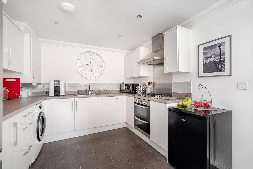 Property photo 3 of 16 For Sale By Aspire Residential - Malthouse Way