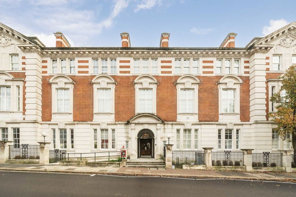 Property photo 1 of 6