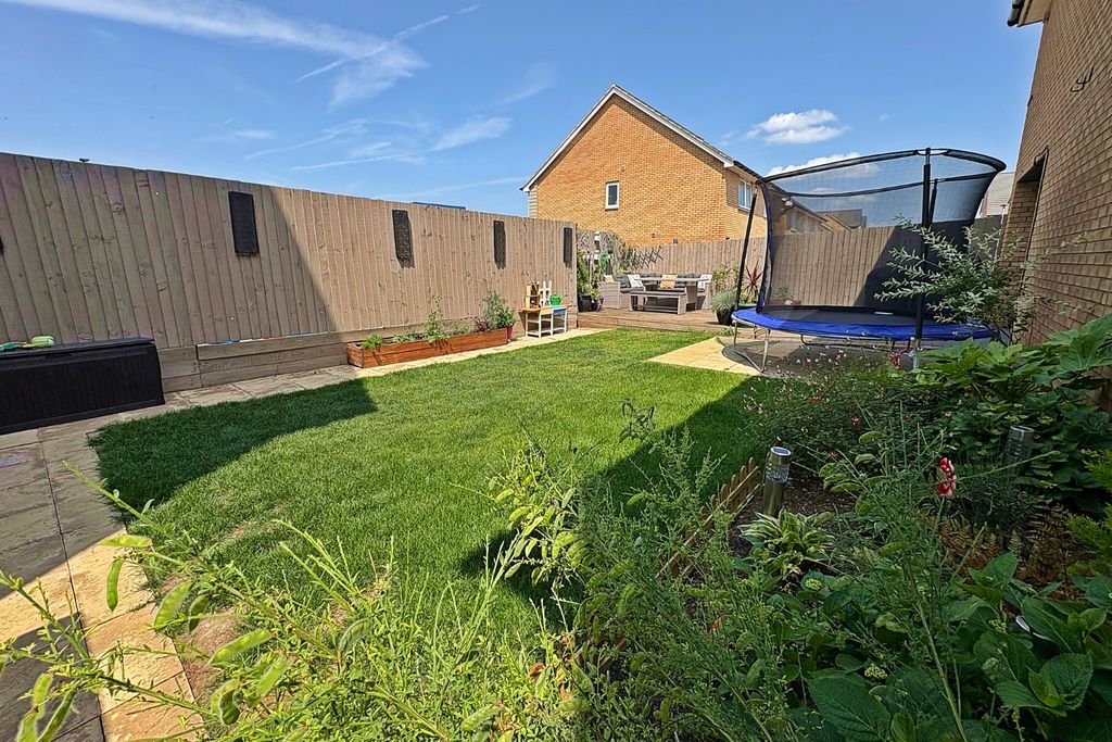 Property photo 2 of 14 4284296