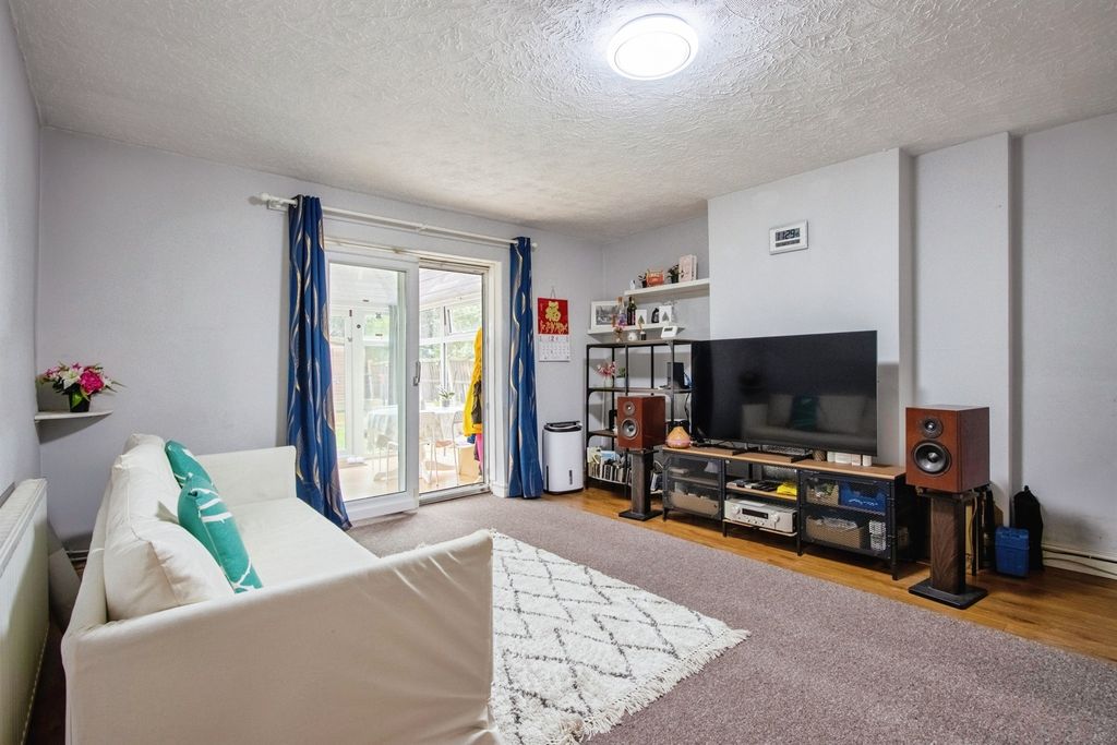 Property photo 2 of 12