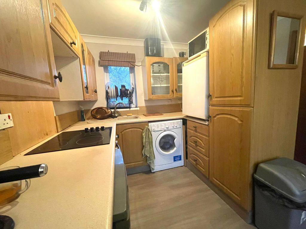 Property photo 2 of 8