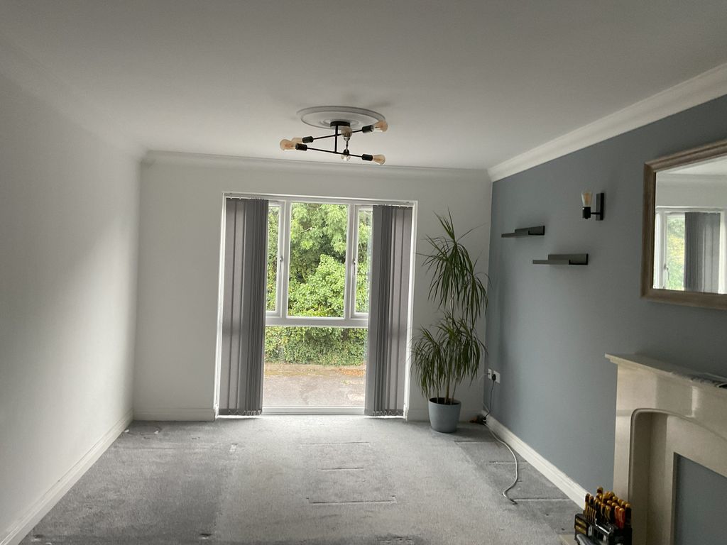 Property photo 1 of 15 Lounge