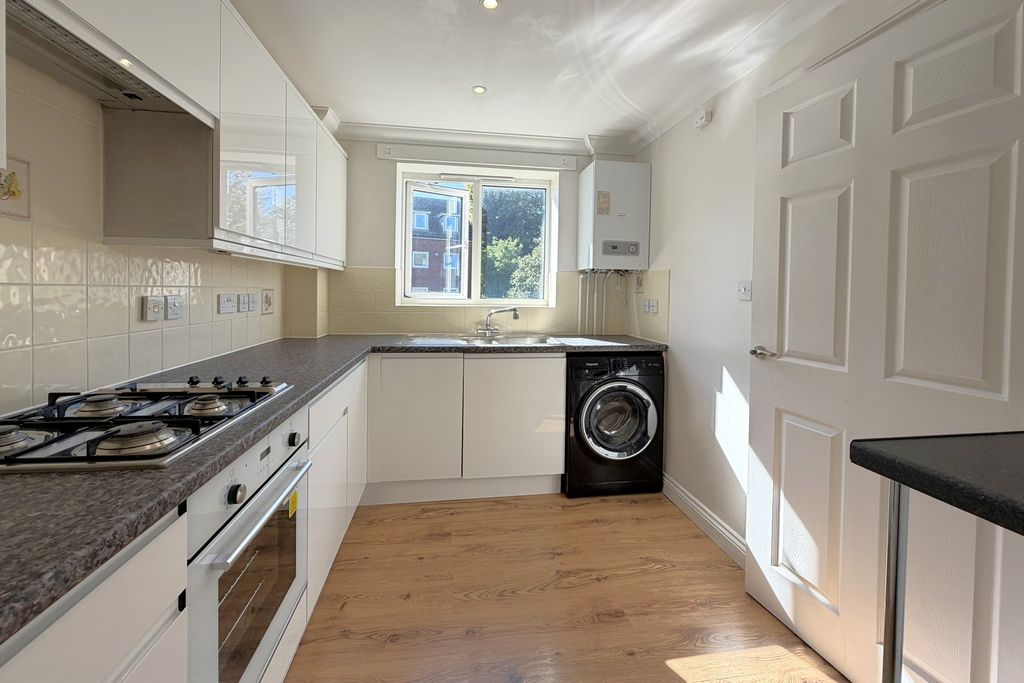 Property photo 3 of 12 Kitchen