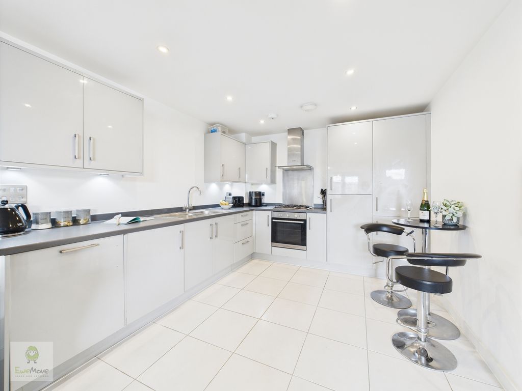 Property photo 1 of 12 Kitchen