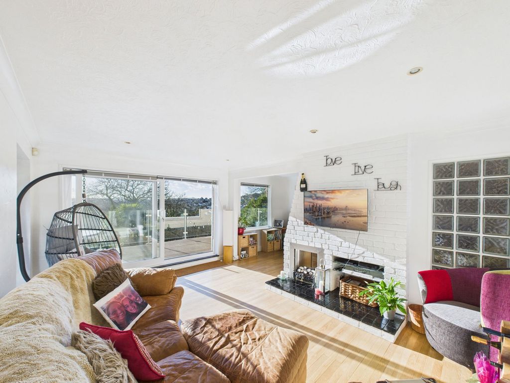 Property photo 3 of 28