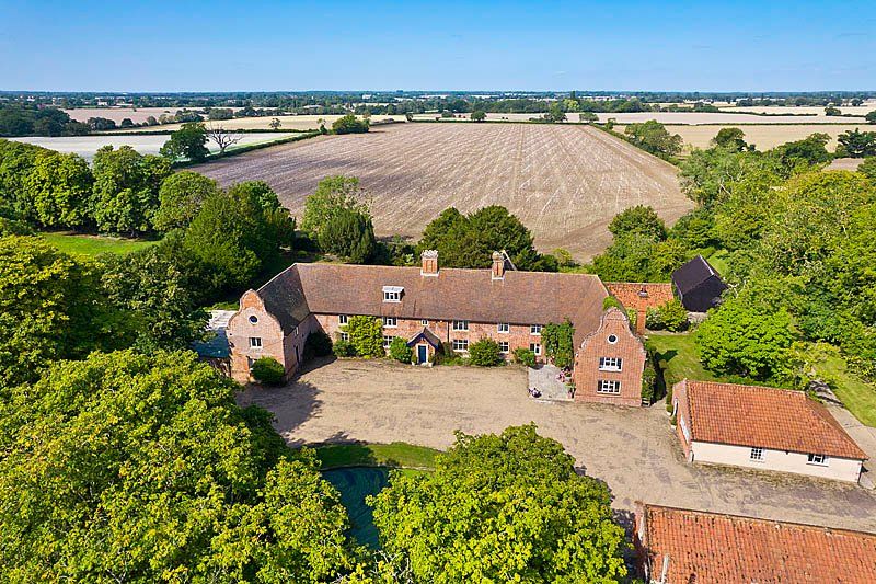 Property photo 1 of 17 Whittingham Hall