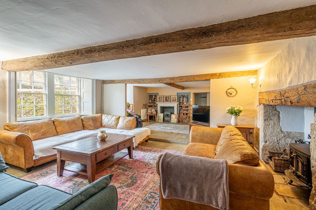 Property photo 2 of 21