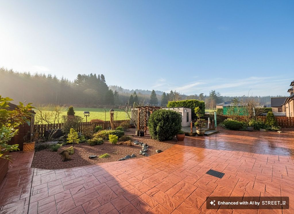 Property photo 2 of 34 Rear Garden