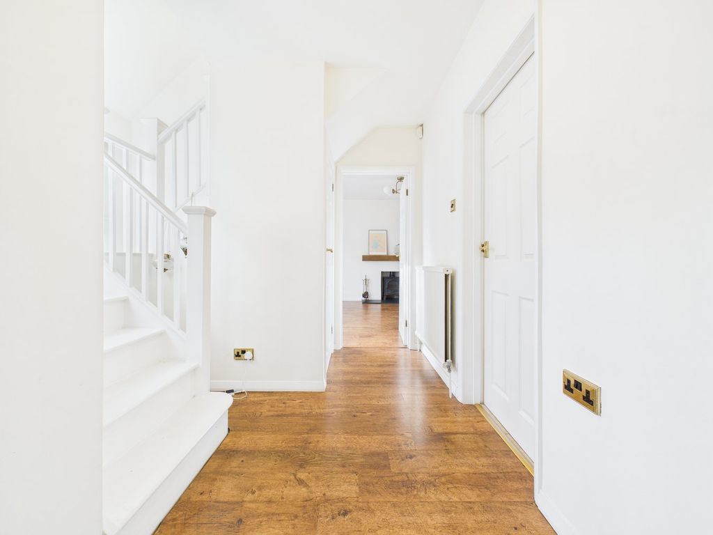 Property photo 3 of 24