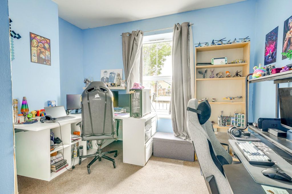 Additional image 10 of 2 bed flat for saleLake Street, Leighton Buzzard LU7
