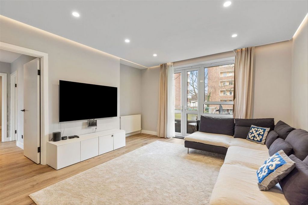 Property photo 2 of 8