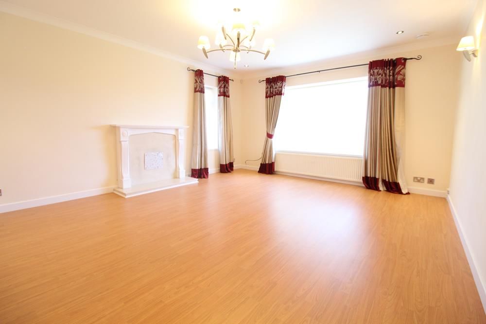 Property photo 3 of 14 Lounge Main