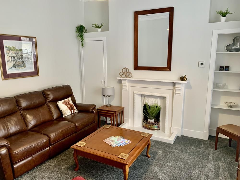 Property photo 2 of 9 Lounge 3
