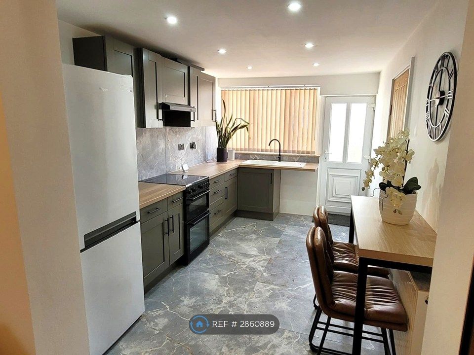 Property photo 1 of 31 Kitchen