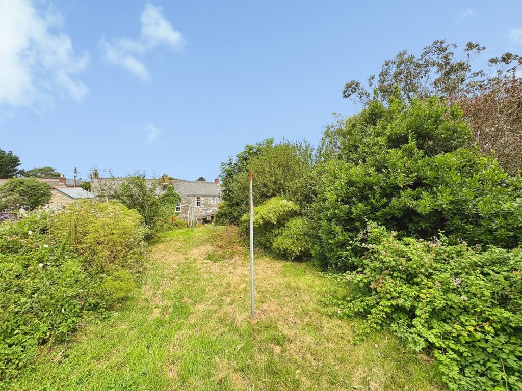 Property photo 2 of 22 5283735