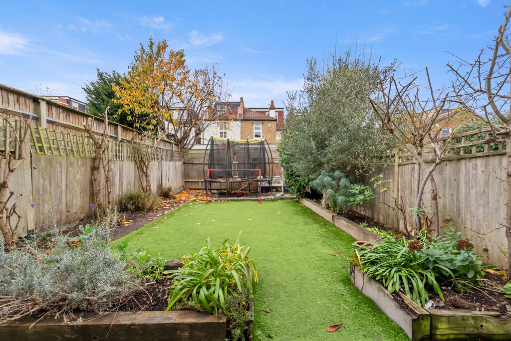 Property photo 1 of 18