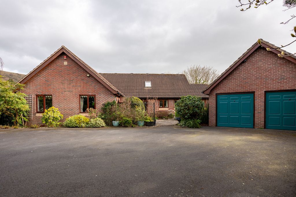 Property photo 1 of 27