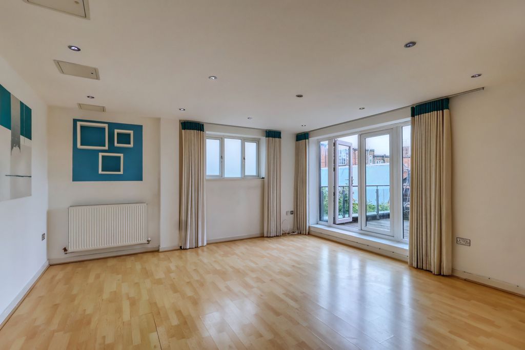 Property photo 3 of 10 Picture No. 07