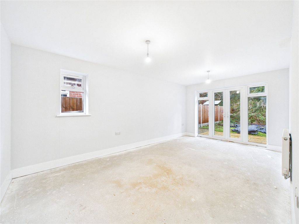 Property photo 3 of 10 Picture No. 18