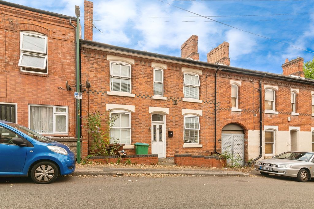 Property photo 1 of 17