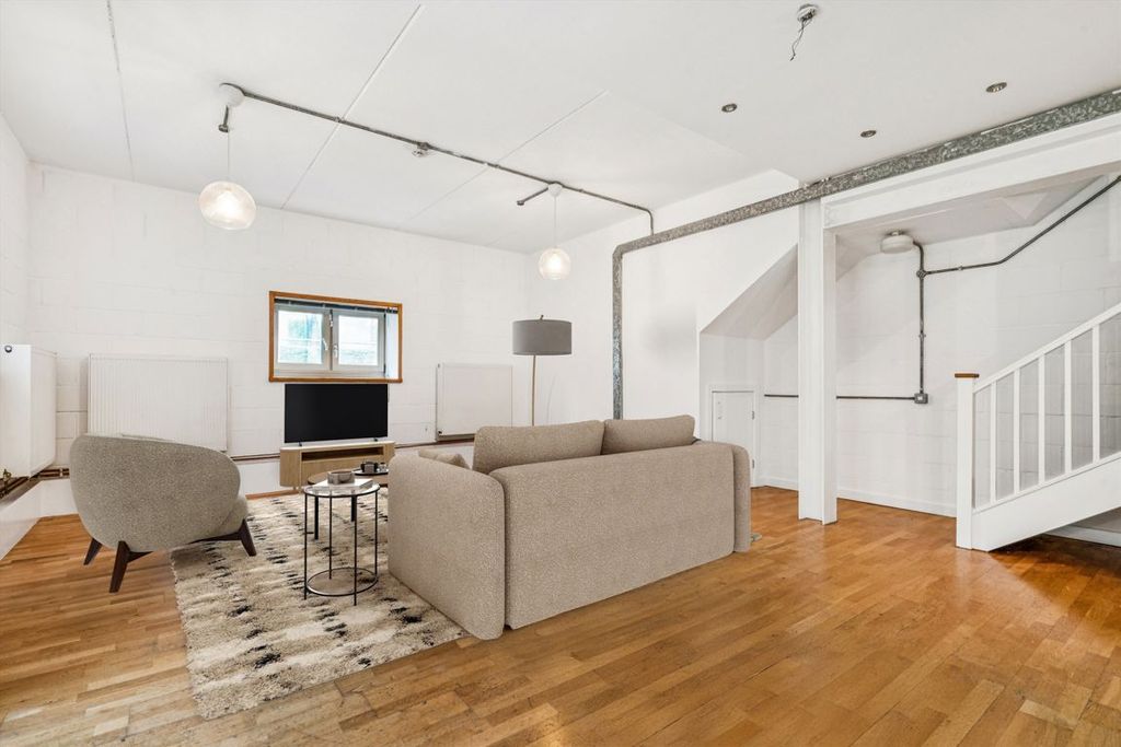 Property photo 3 of 5