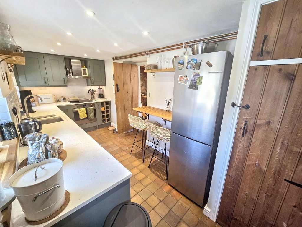 Property photo 2 of 25