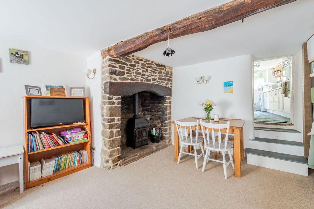 Property photo 2 of 18
