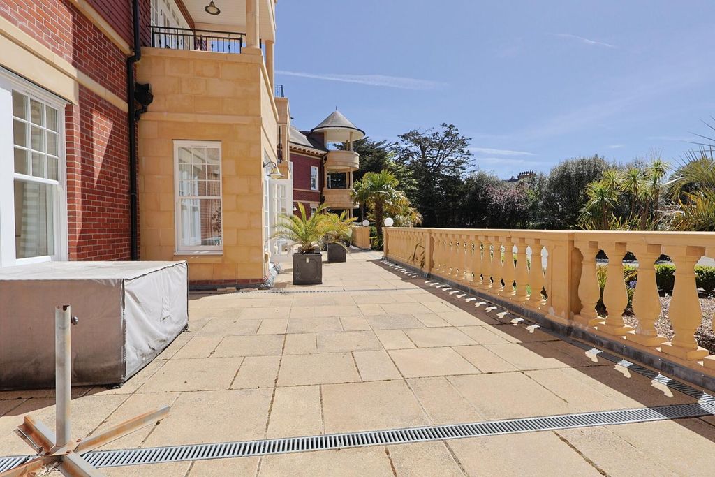 Property photo 1 of 18 Terrace / Patio