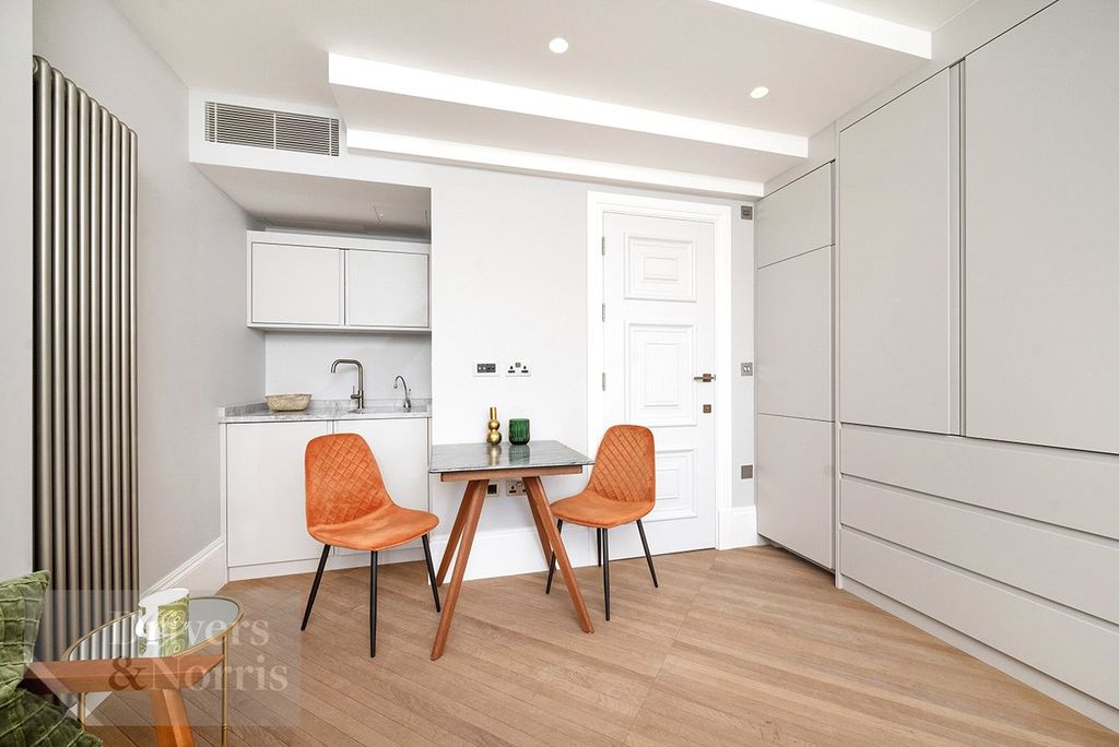 Property photo 2 of 13 Picture No. 15