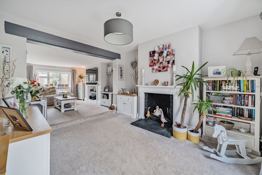 Property photo 2 of 23