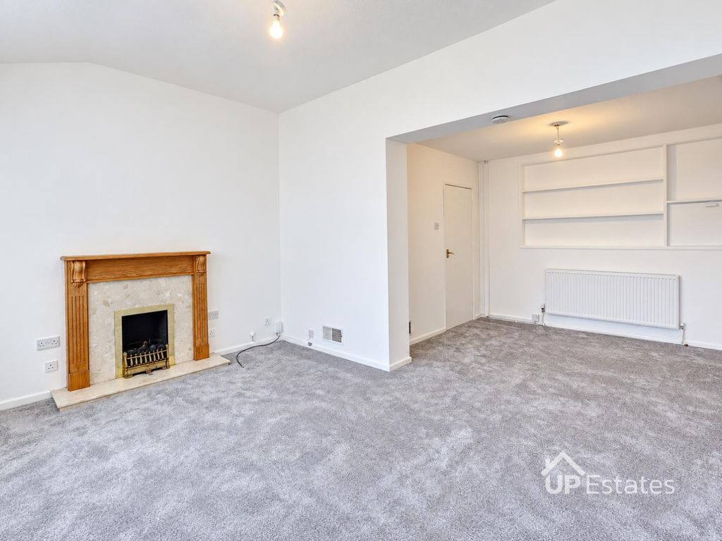 Property photo 3 of 13 Lounge/ Dining Room