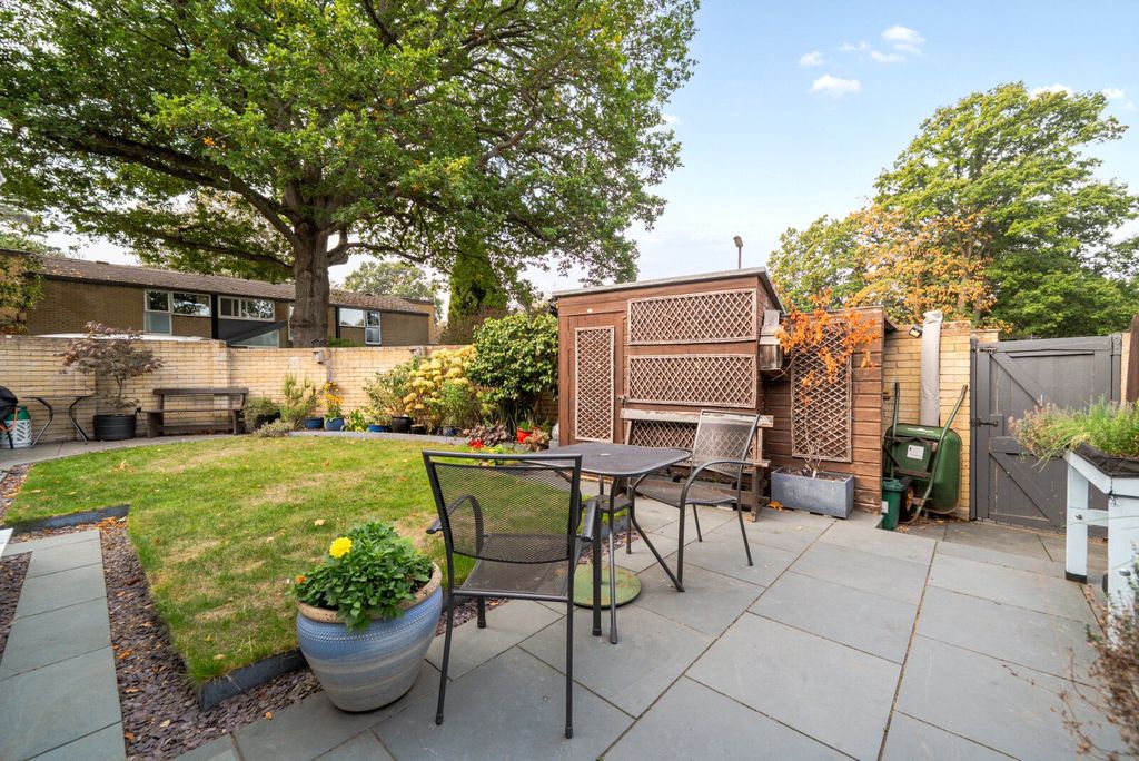 Property photo 2 of 18 Picture No. 33