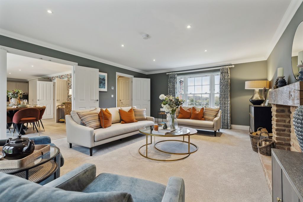 Property photo 2 of 24