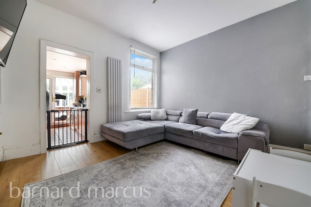 Property photo 3 of 10