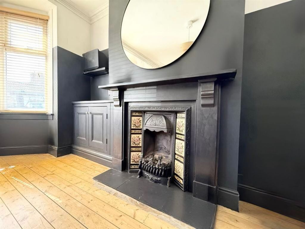 Property photo 3 of 10 Reception 2