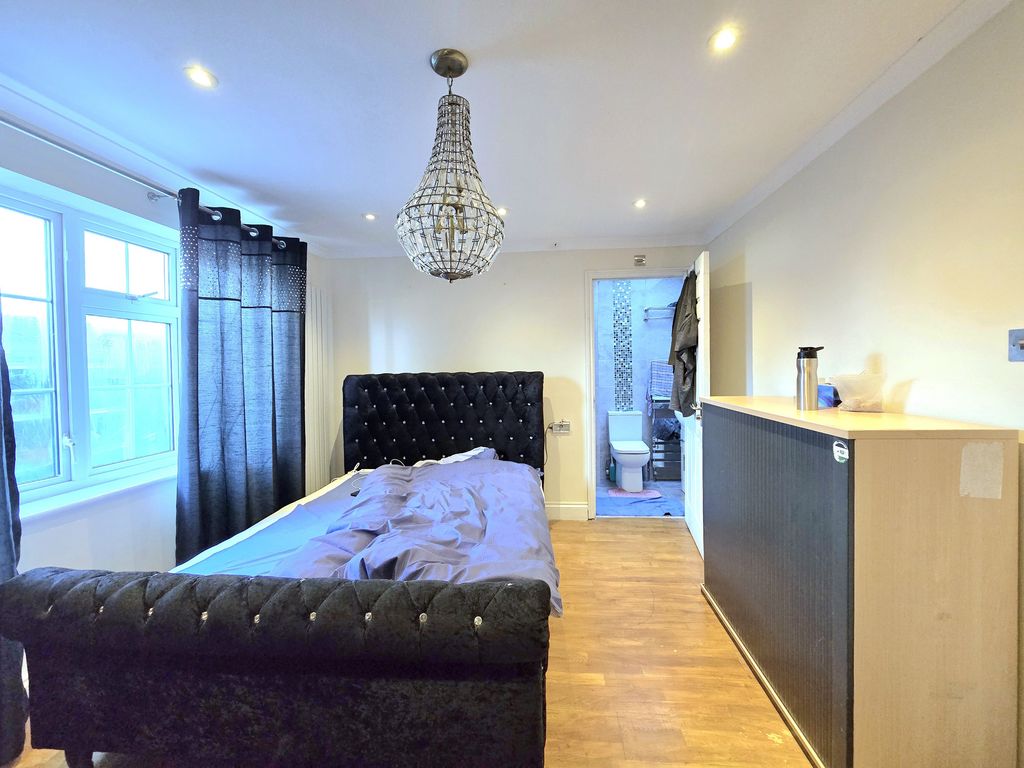 Additional image 28 of 7 bed detached house for saleGreat West Road, Hounslow, Greater London TW5