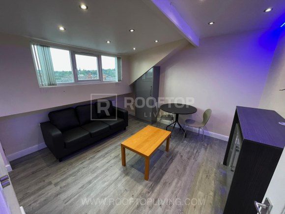 Property photo 2 of 8 9055294.Jpg