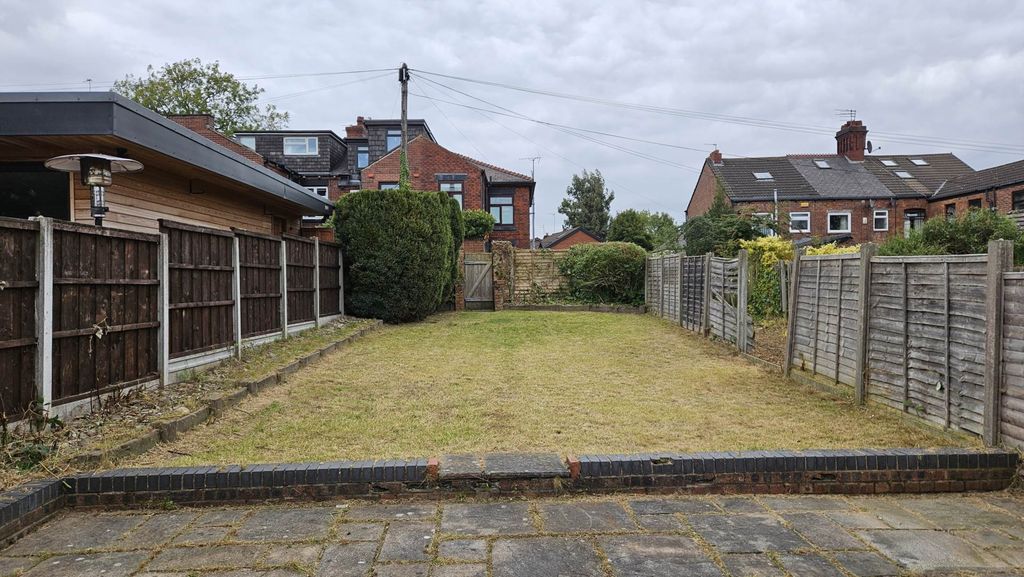 Property photo 2 of 25