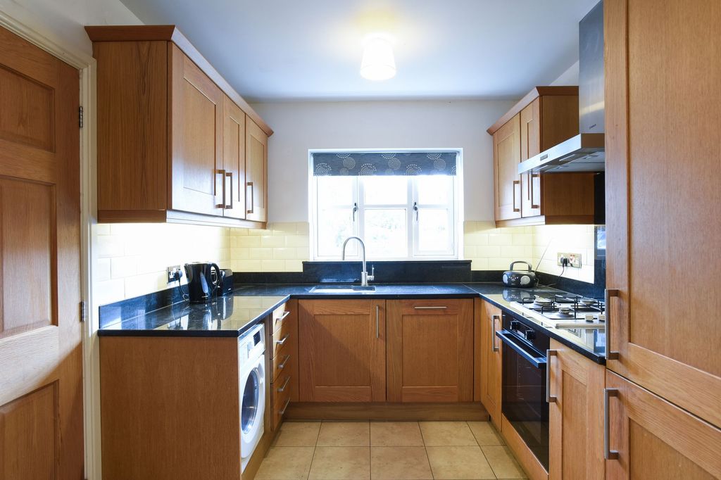 Property photo 2 of 9