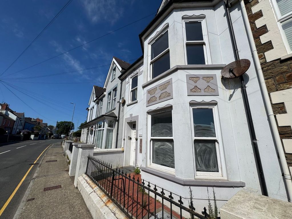 Property photo 2 of 31