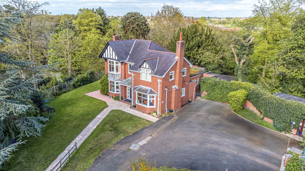 Property photo 2 of 14