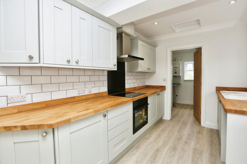 Property photo 2 of 17 Image