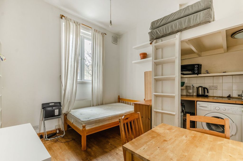 Property photo 1 of 3