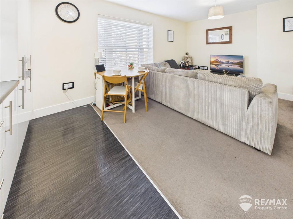 Property photo 3 of 15 Cam02842G0-Pr0296-Still005.Jpg