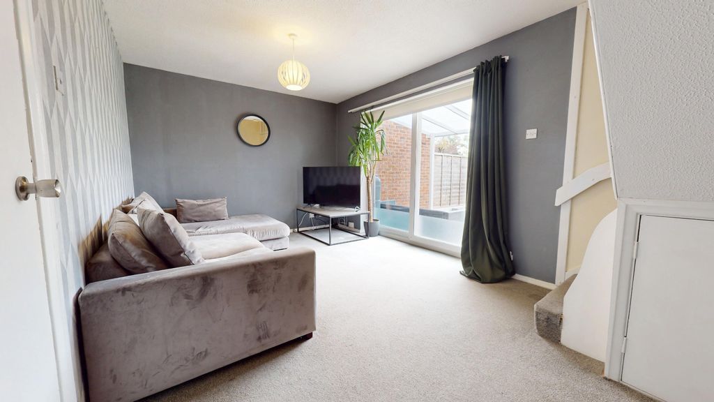 Property photo 3 of 12 4509512