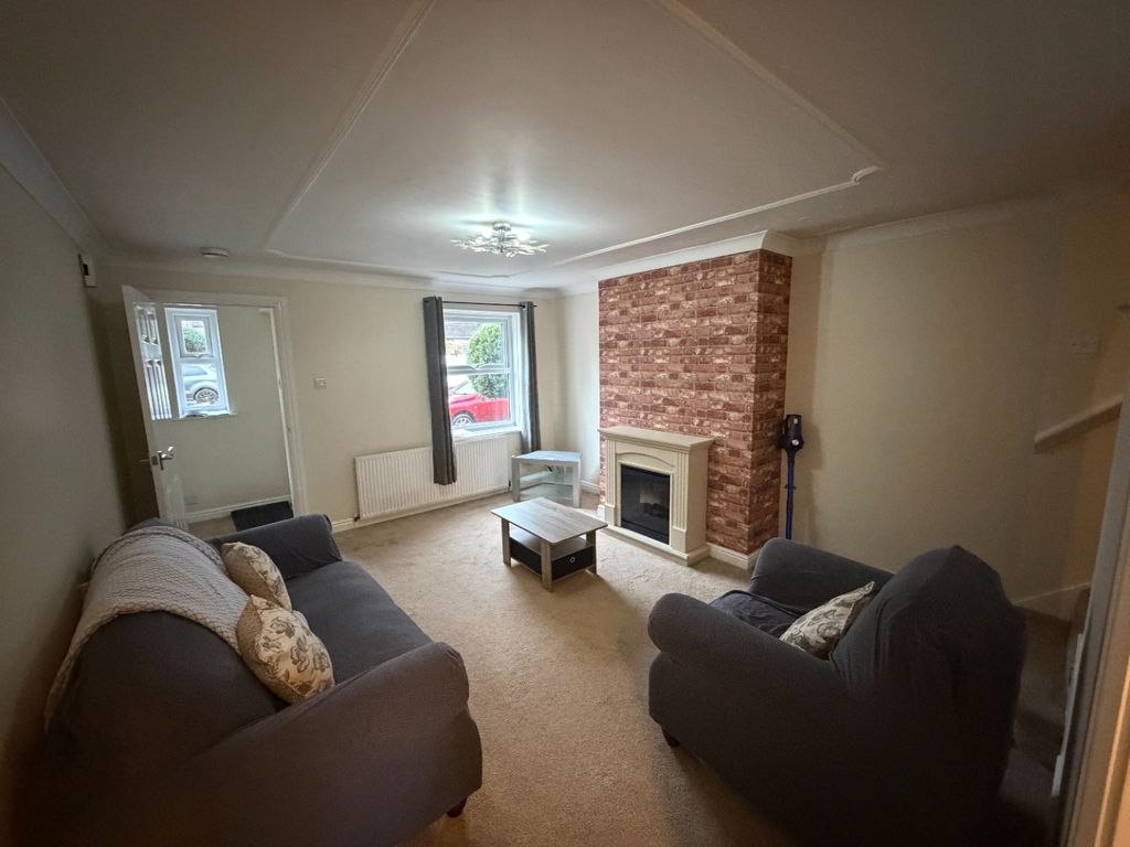 Property photo 3 of 11