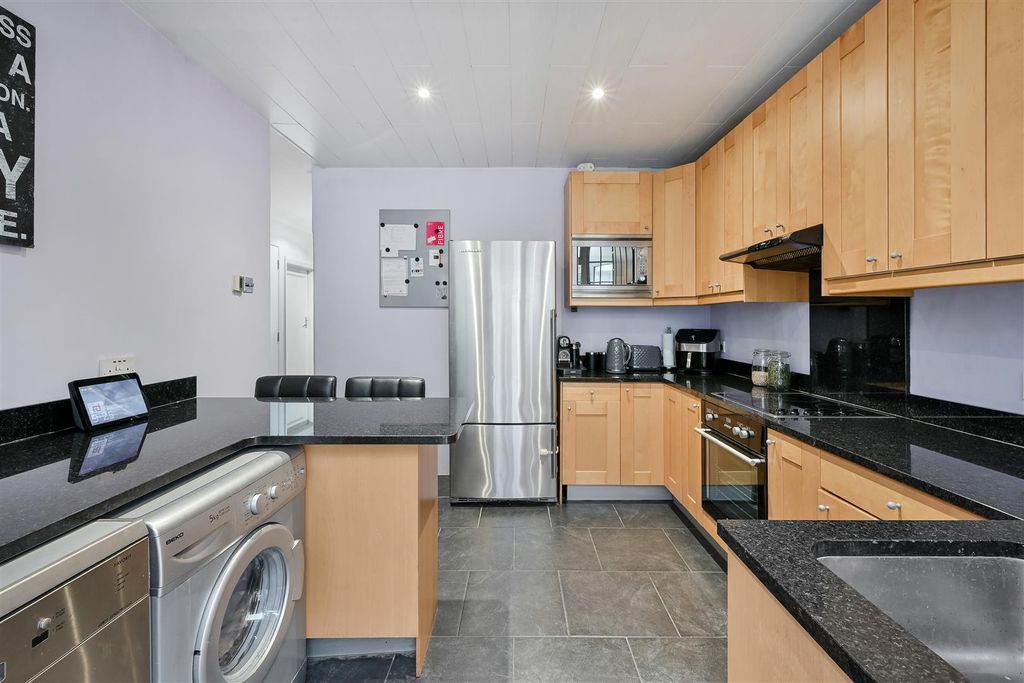 Property photo 3 of 25 Palmersfield Road, 26-16.Jpg