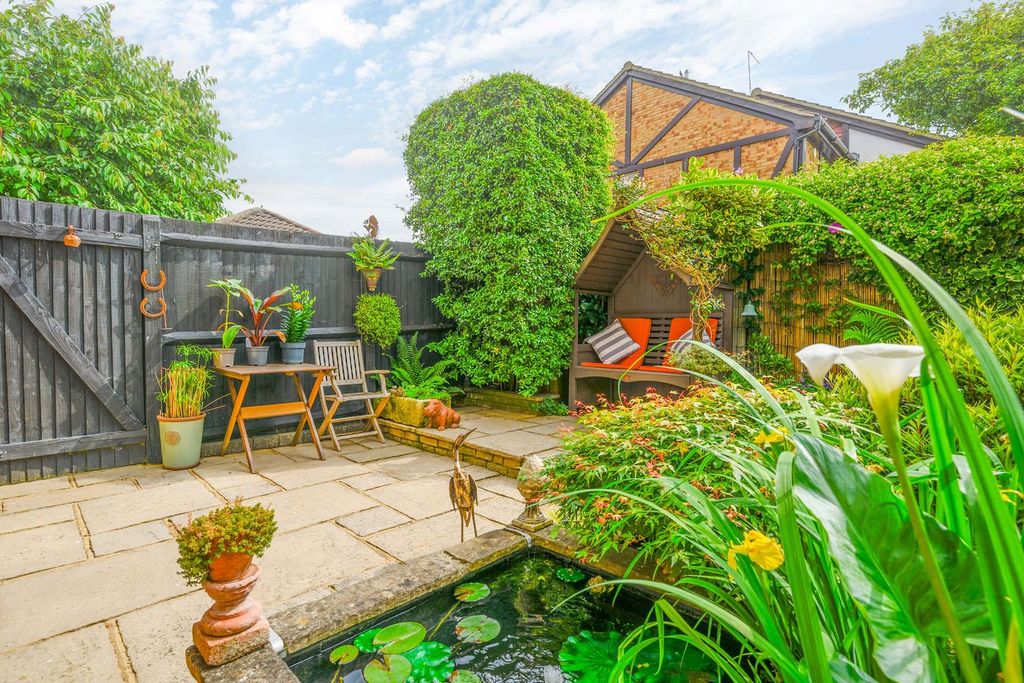 Property photo 2 of 19