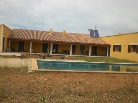 Property photo 1 of 8