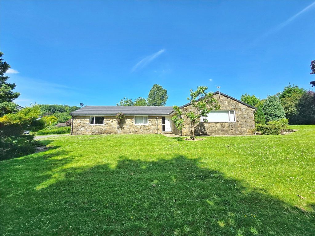 Property photo 1 of 18 Large Detached Home